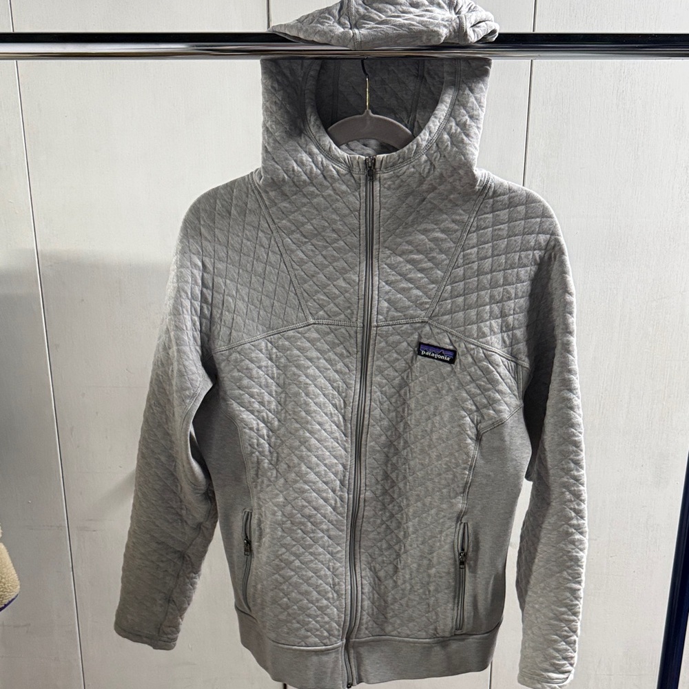Patagonia Women’s Quilted Gray Performance Jacket with Hood